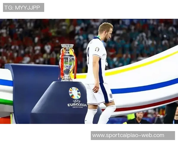 菲尔琼斯称罗杰斯表现优于贝林应该入选英格兰国家队名单